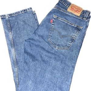 LEVI’S Straight Leg Jean